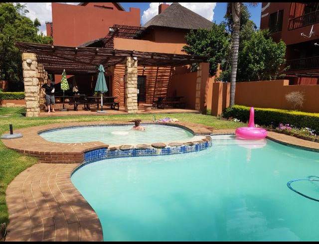 2 BEDROOM APARTMENT FOR SALE IN SUNNINGHILL